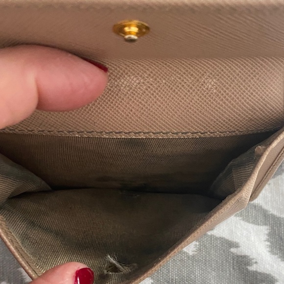 Prada Saffinao Beige Leather Bi-Fold Wallet - Picture 8 of 15